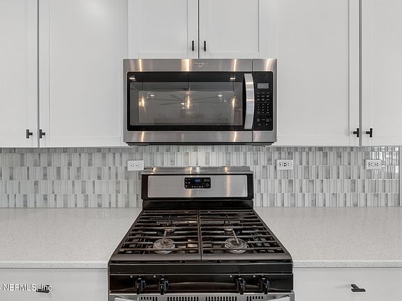 5th image of 216 GOLDEN FERN Drive