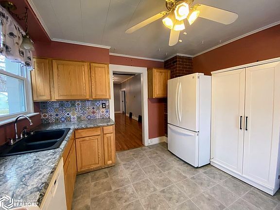 4th image of 2610 Sunnyside Ave