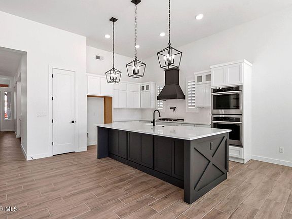 3rd image of 804 Croydon Pl