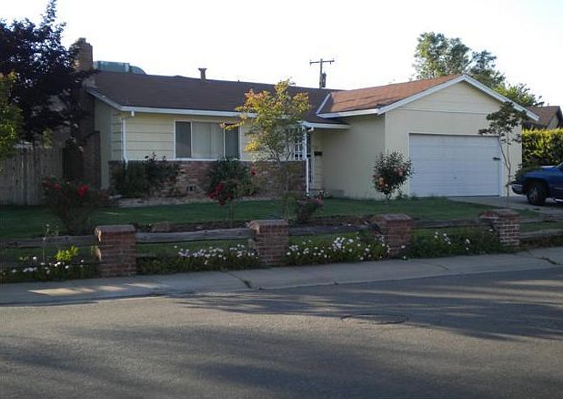 1st image of 7517 Garden Gate Dr