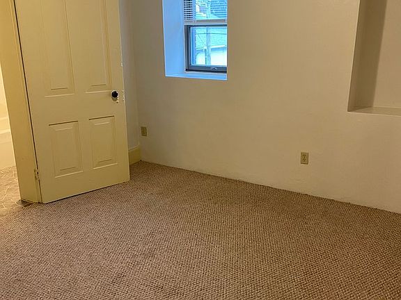 5th image of 507 E Main St APT 3
