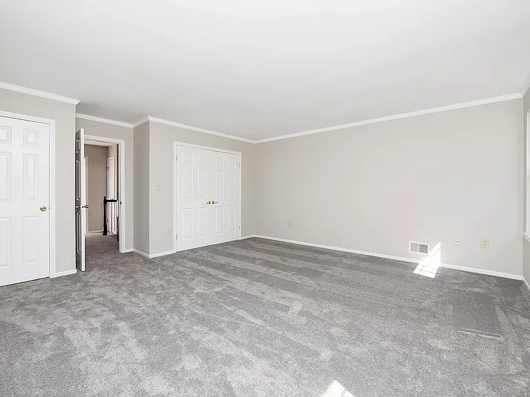 58 Danielle Ct — Photo 15
