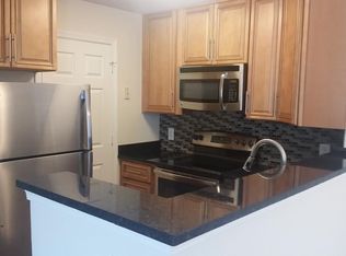 5703 Woodlawn Gable Dr APT A, Alexandria, VA 22309