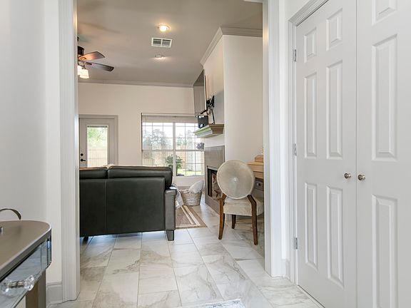 5th image of 105 Songbird Ln