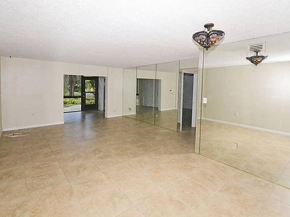 3rd image of 2669 Sabal Springs Cir APT 105
