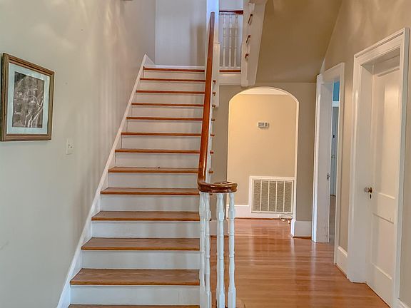 4th image of 2076 Dogwood Ln