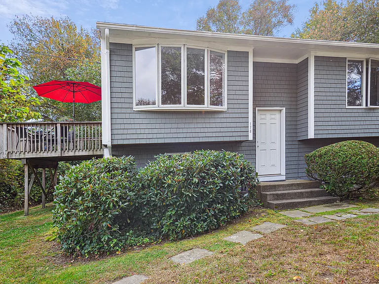 17 Clara Ln #B — Photo 23