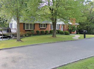 989 Woodlawn Dr, Madisonville, KY 42431