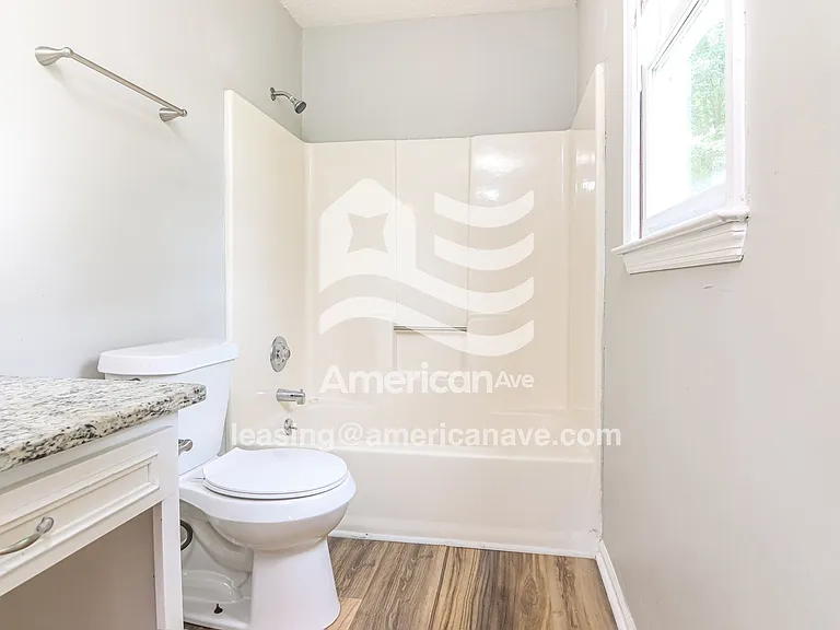 1179100_008_main_bathroom_9.jpg
