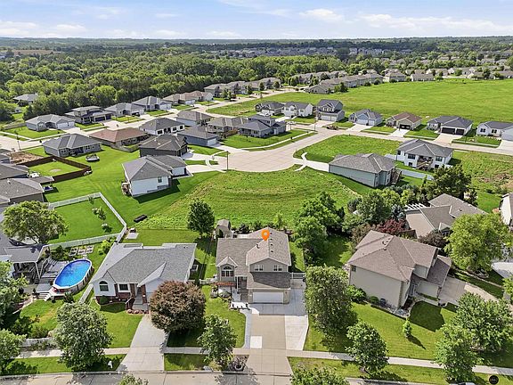 3rd image of 8951 Prairie Village Dr