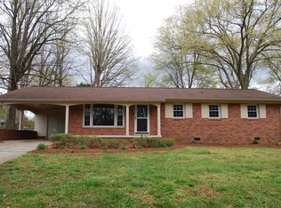 805 Haw River Hopedale Rd, Burlington, NC 27217