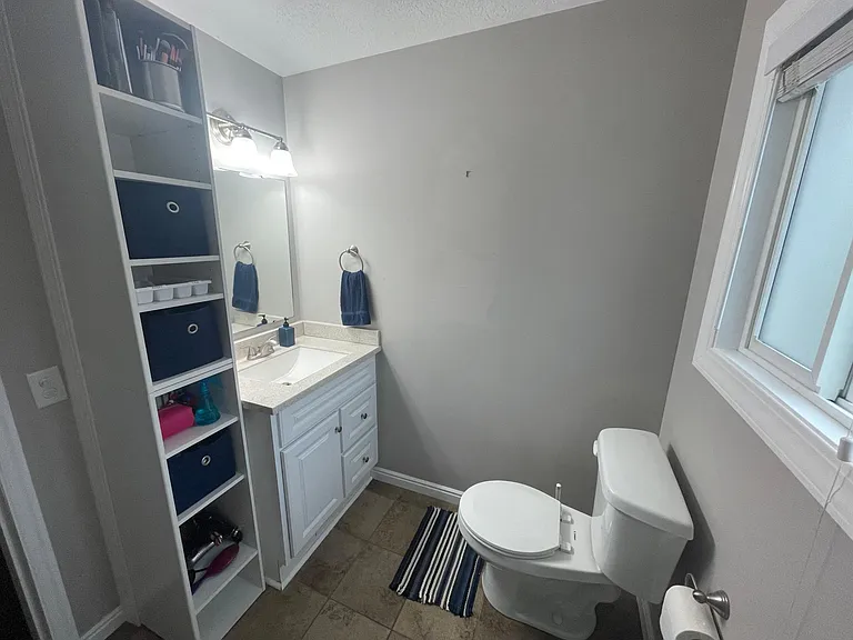 164 N 300 E #B — Photo 11