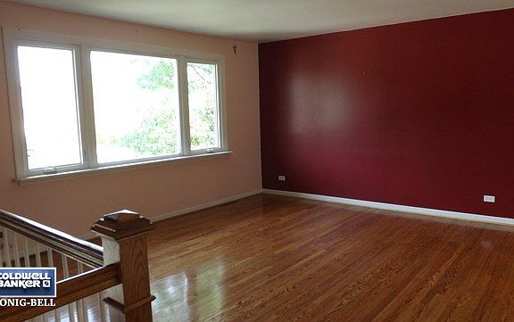 2nd image of 8814 Oakwood Dr