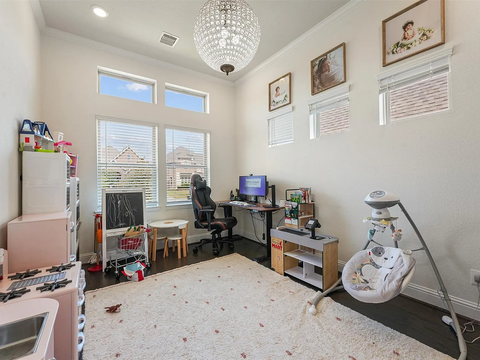 4 bed, 3.5 bath, 2945 sqft, $3,500 — Photo 4