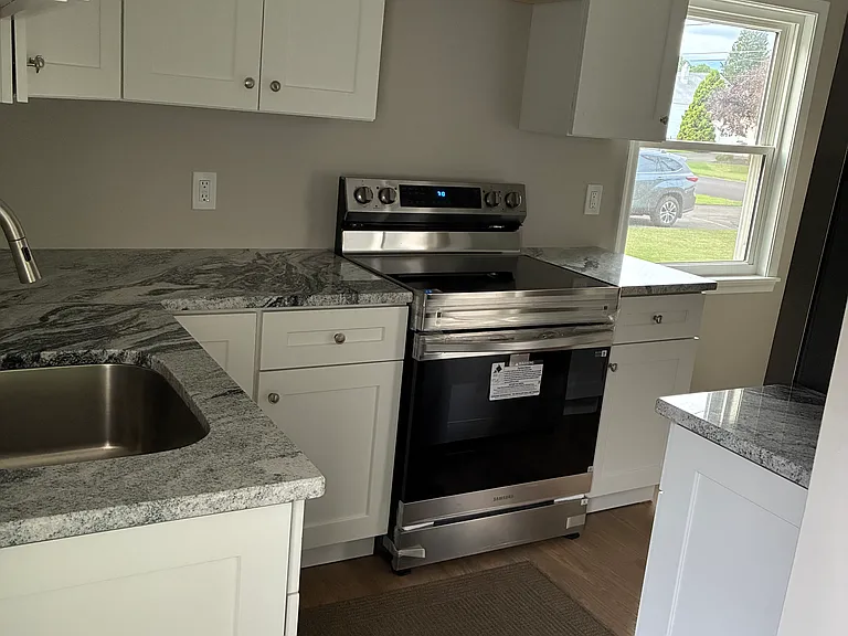 306 Grape St — Photo 6