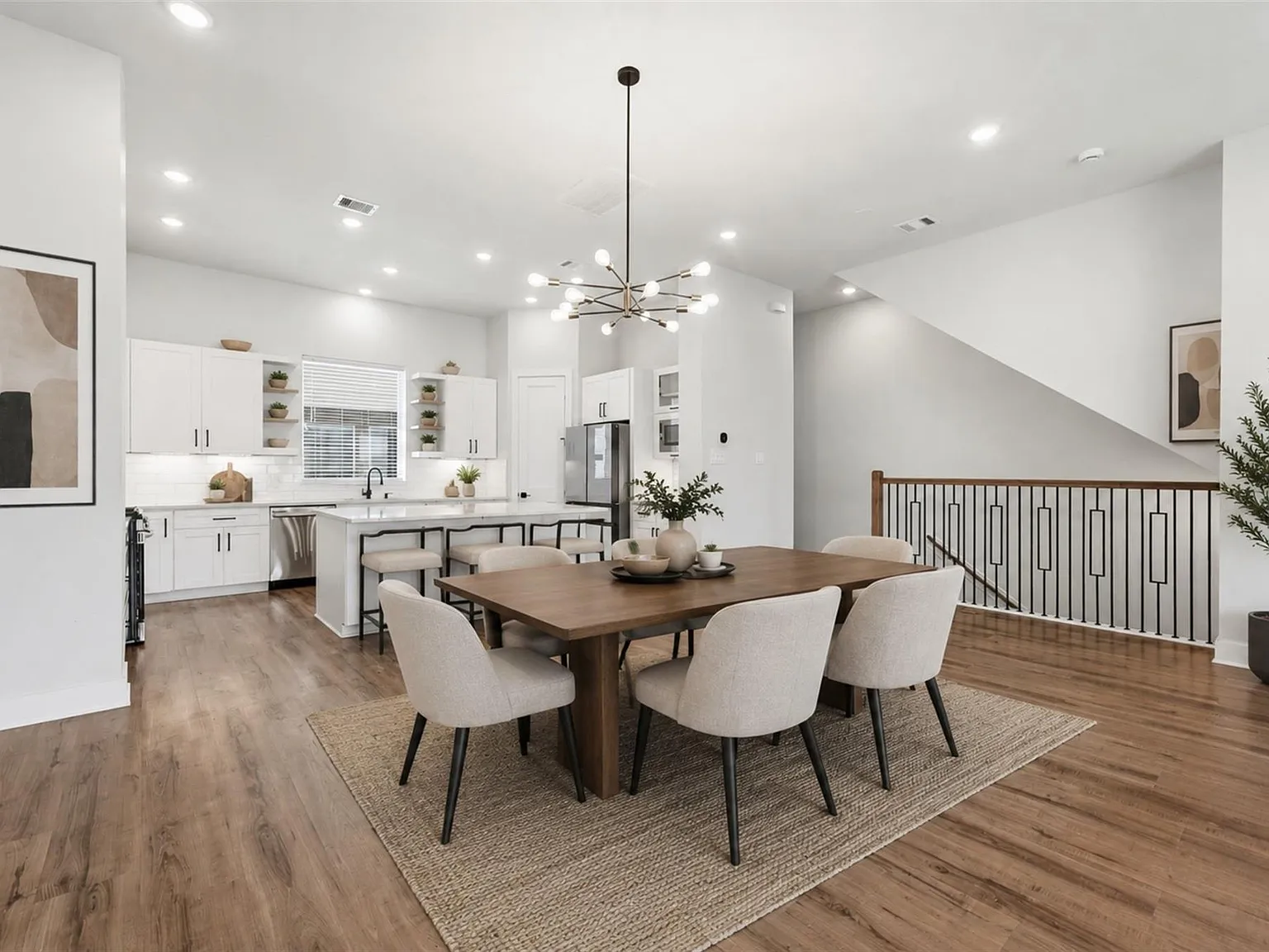 3 bed, 3.5 bath, 2574 sqft, $3,400 — Photo 2