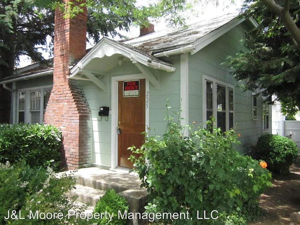 1st image of 225 N Holly St