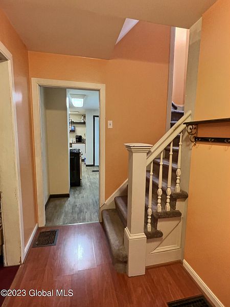 3rd image of 905 Bradt Street