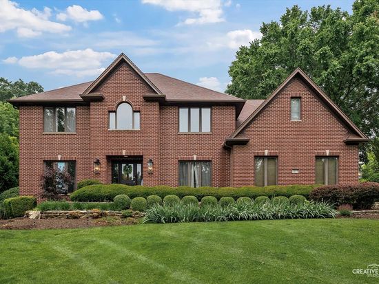 1033 Forest Trl, Sugar Grove, IL 60554