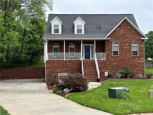 5095 Lake Garden Ct, Kernersville, NC 27284