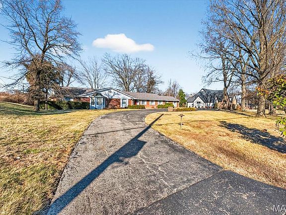 4th image of 11549 Clayton Rd