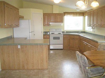 Great kitchen / breakfast nook
