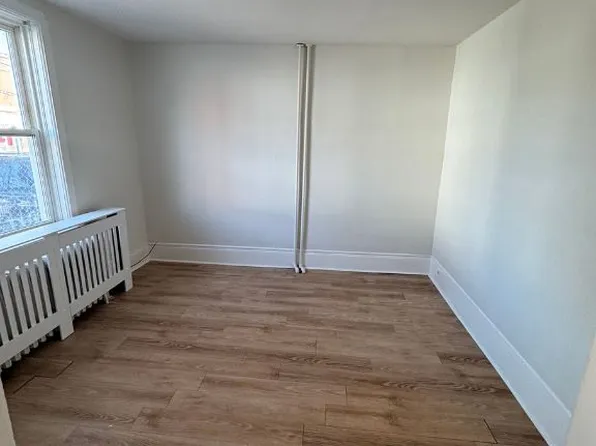 10 Willow St N #1, Halton Hills, ON L7J 1Z7