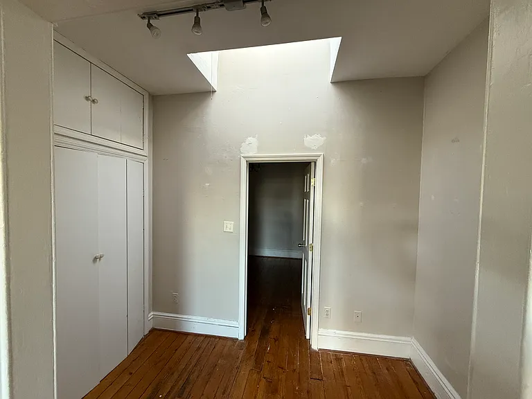 715 Sackett St #4R — Photo 4