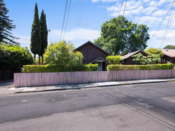 523 Center Street, Healdsburg, CA 95448