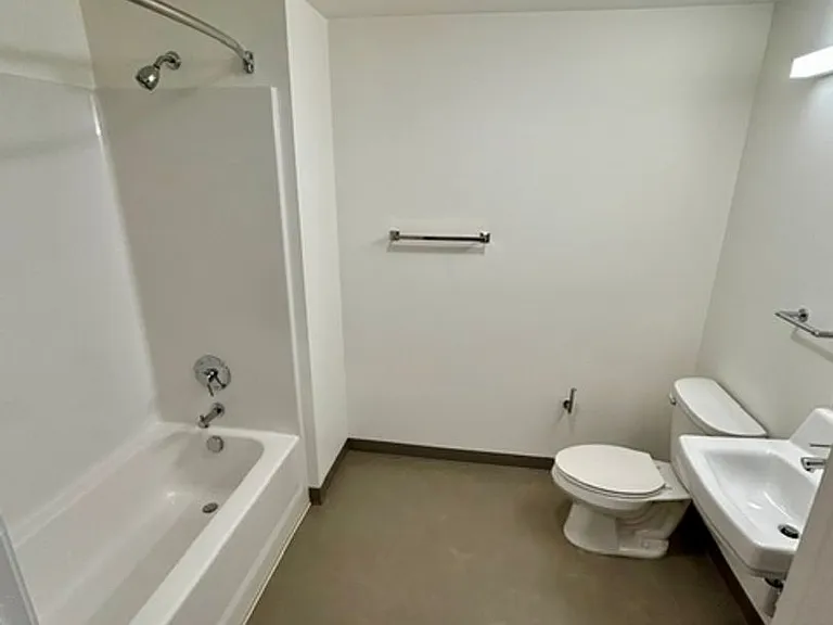515 NE Holladay St — Photo 8