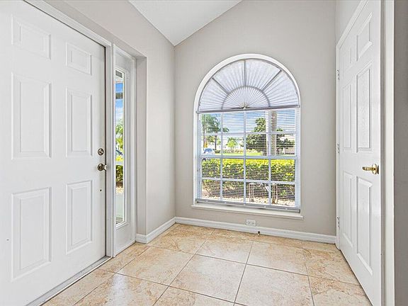 4th image of 2122 SE Wild Meadow Circle