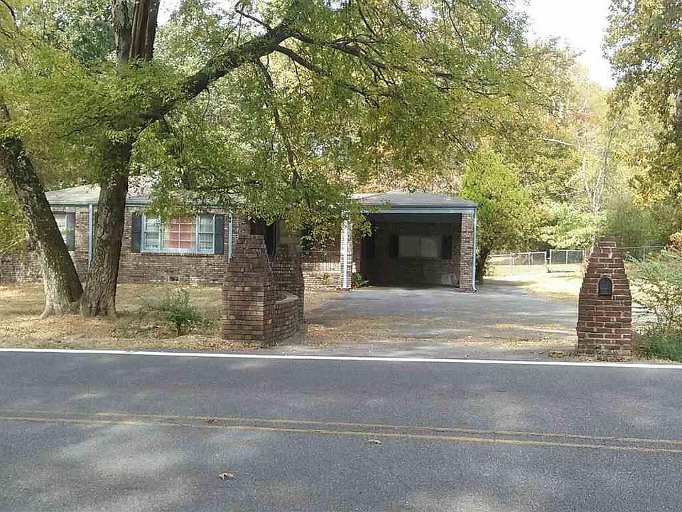 2nd image of 228 Sun Valley Rd