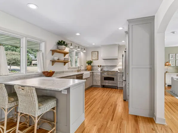 15803 Holdridge Rd E, Wayzata, MN 55391