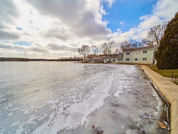2nd image of 1420 N Shore Dr