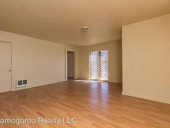 4th image of 400 Saint Francis Dr