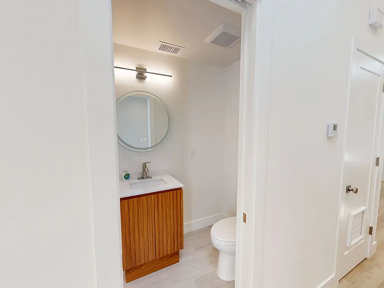2952 Folsom St — Photo 30