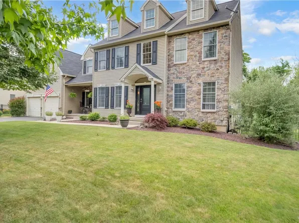 39 Millbrook Ct, Tatamy Borough, PA 18045