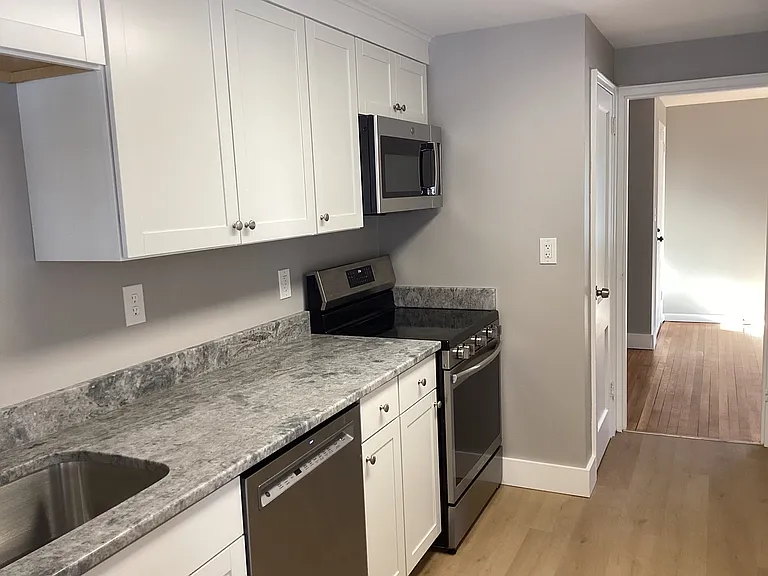 11 Loomis Hts #11 — Photo 22