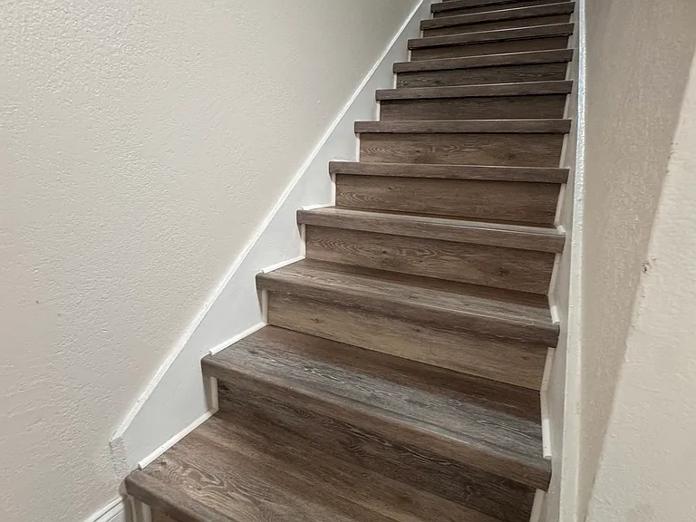 1100 Lowry Ave #38 — Photo 6