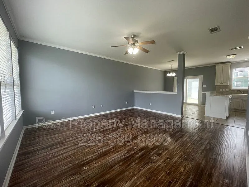 3 bed, 2.5 bath, 1620 sqft, $1,700 — Photo 2