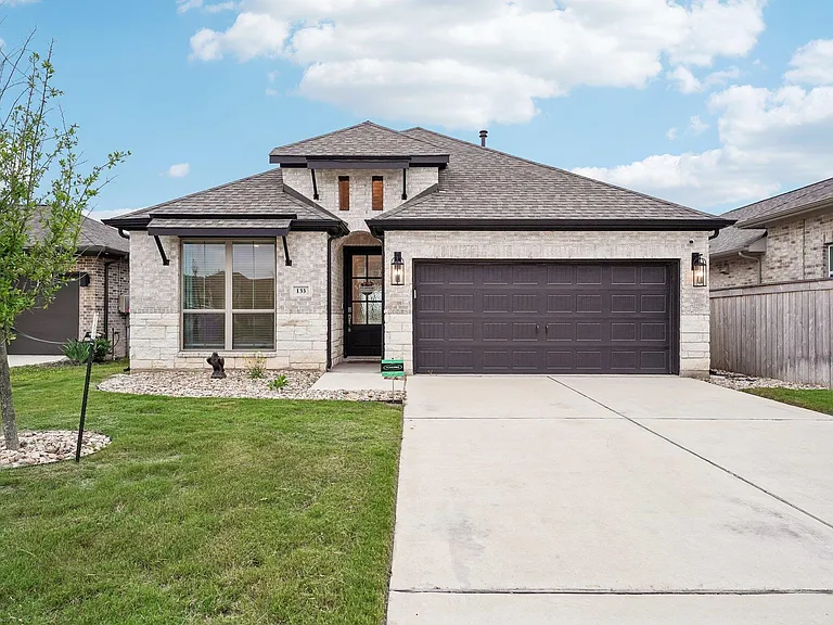 133 Plumbago Loop — Photo 1