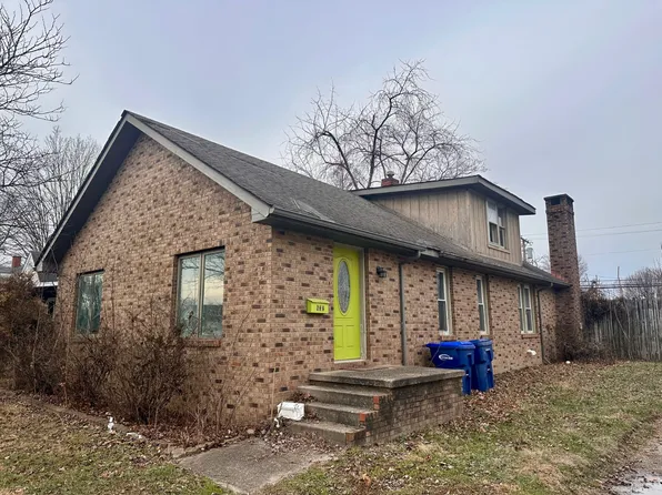 632 Oak St, Carmi, IL 62821