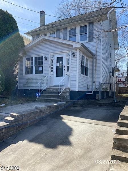 1st image of 16 Cliff Hill Pl