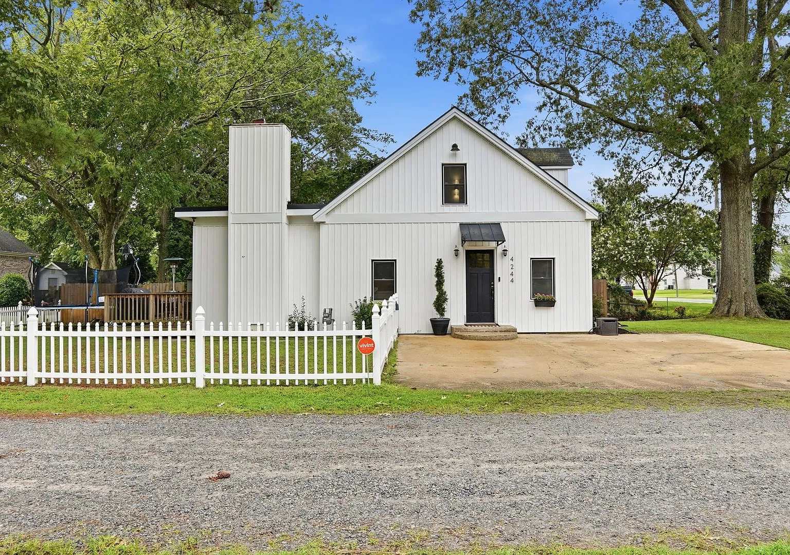 Modern Suffolk Living with Timeless Style and Spacious Indoor-Outdoor Living in this 3BR, 2BA Sin... — Photo 4