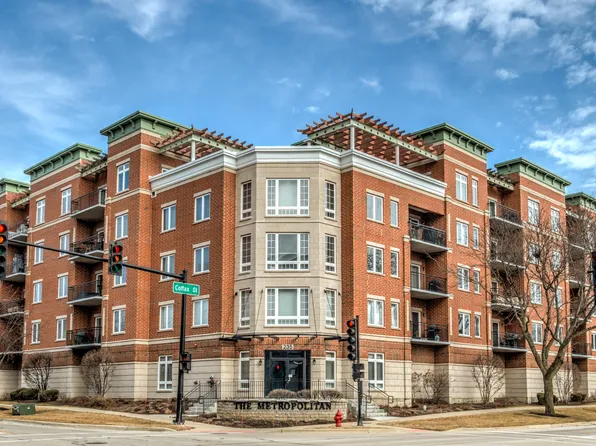 235 N Smith St APT 301, Palatine, IL 60067