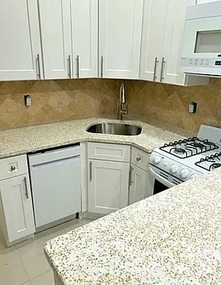 Rented by CitySites Real Estate Group | media 3