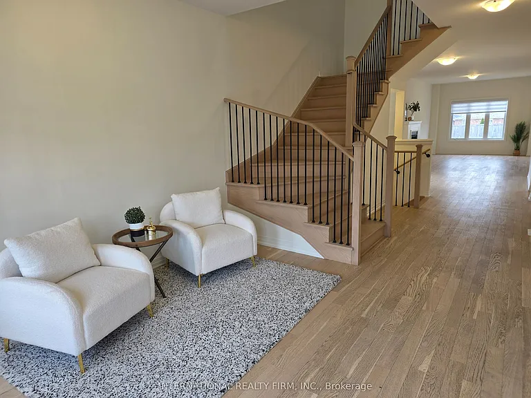 23 Harvest Cres — Photo 5