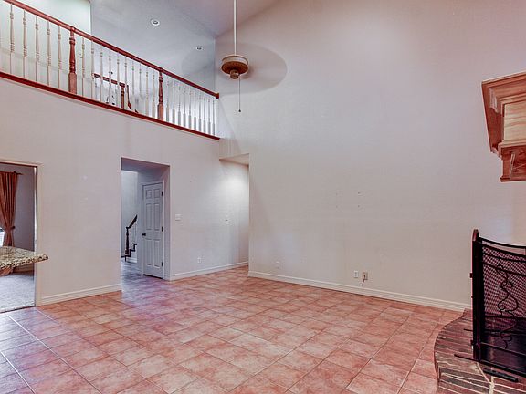 3rd image of 4 Paluxy Dr