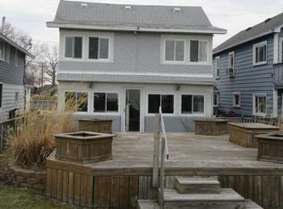 4563 Allen Cove Rd, Luna Pier, MI 48157