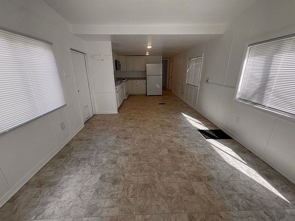 4th image of 1137 S Christiana Ave